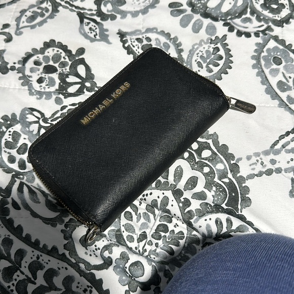 Black MK wallet - Picture 4 of 4